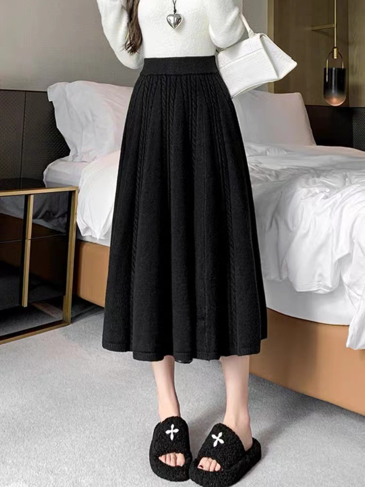 2024麻花针织半身裙女春秋垂感a字大摆伞裙中长款高腰显瘦毛线裙