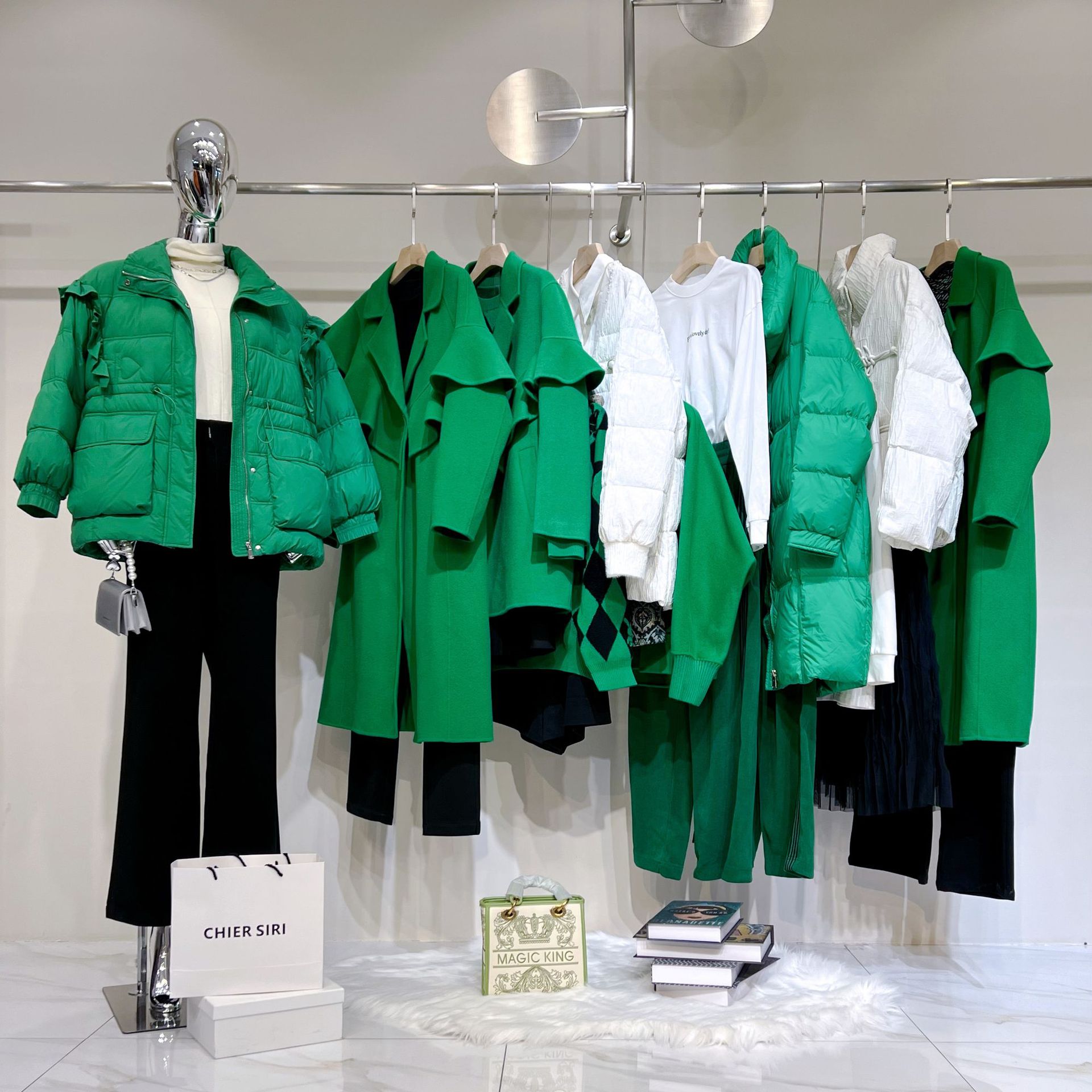 贝茜妮23冬专柜撤柜羽绒服女杭州四季青剪标品牌折扣女装批发