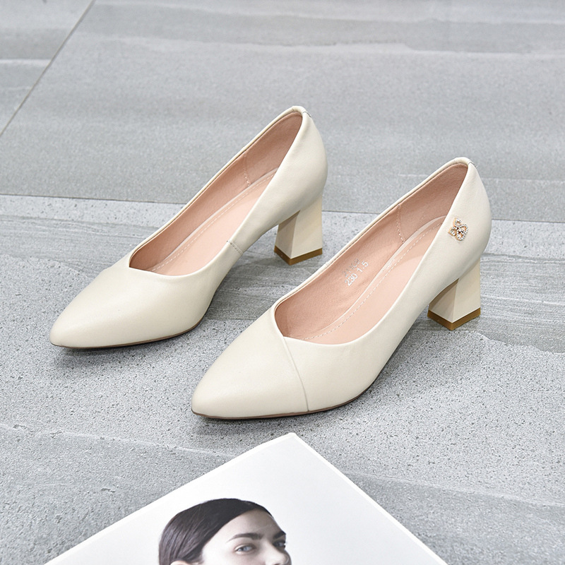 帛履21109春秋新款头层牛皮圆头粗跟时尚简约女单鞋工厂一件代发