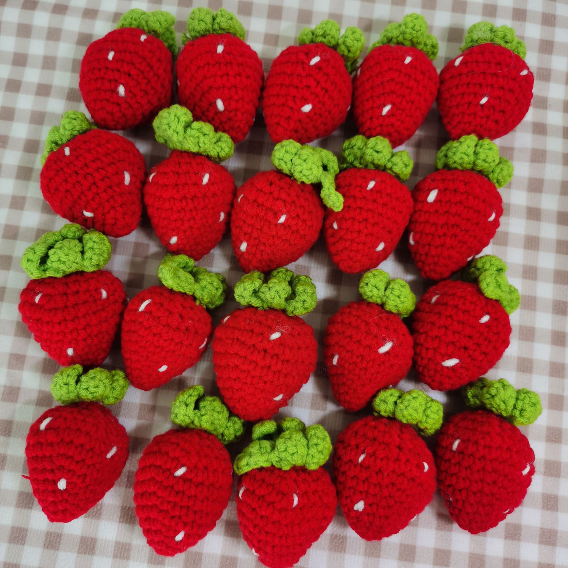 纯手工diy钩针编织可爱水果毛线草莓包包钥匙车挂件家居饰品摆件