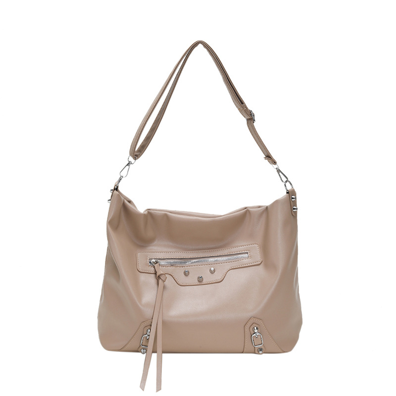 Spring Fashion Light Soft Large Capacity Tote Bag Female Bags2023 High-Grade Rivet Trendy Cool Shoulder Messenger Bag
