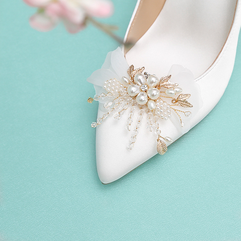 新款欧美女士高跟鞋轻熟御姐尖头绸缎水晶珍珠可拆卸鞋花婚鞋年会