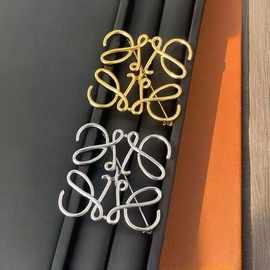 精致几何镂空方形胸针女高端时尚高级感轻奢别针大衣胸花饰品配饰