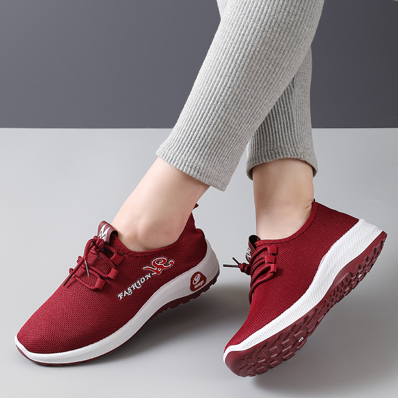 Old Beijing Cloth Shoes Spring and Autumn New Wholesale Women's Shoes Women's Soft Bottom Shoes Mom Shoes Walking Sports Running Shoes