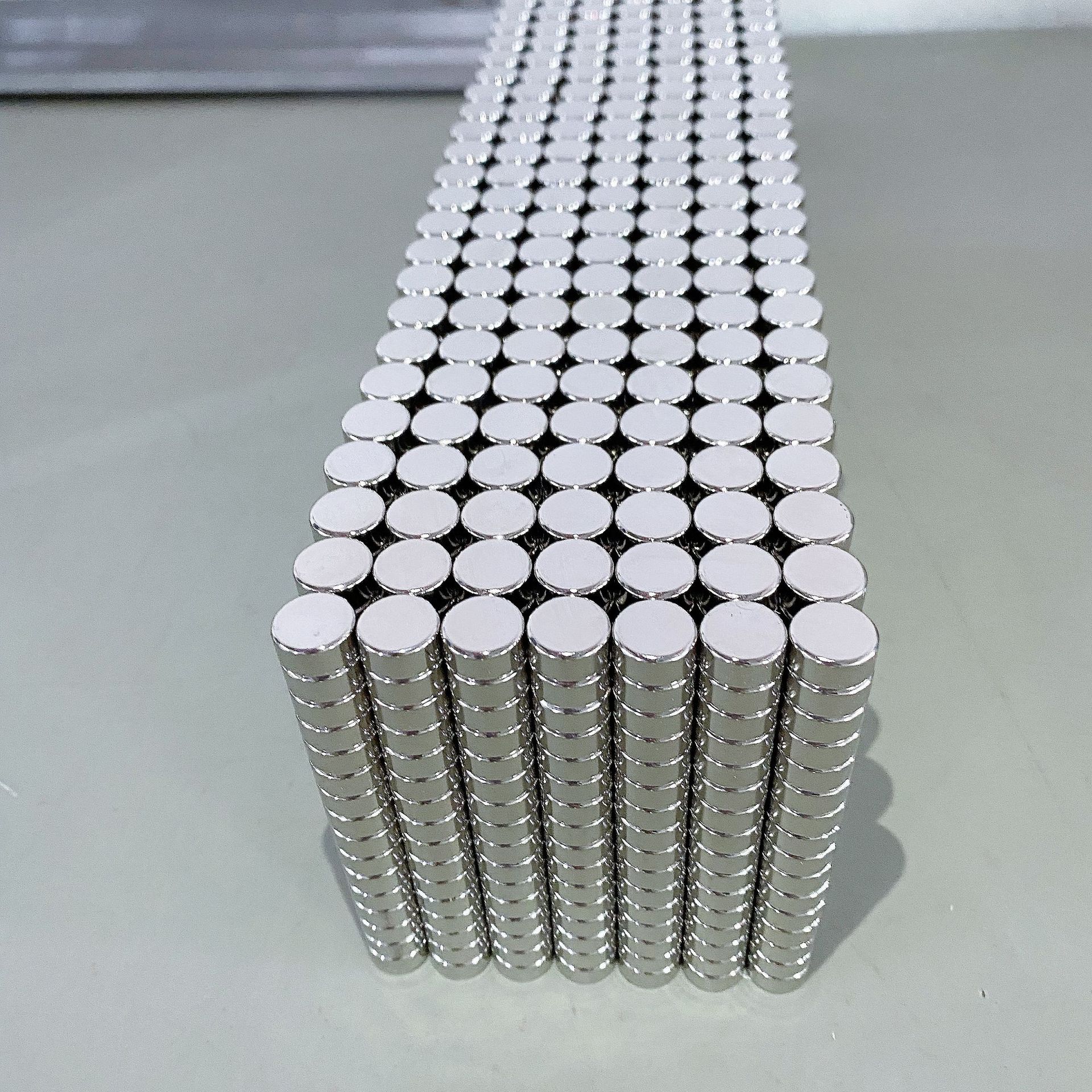 磁铁定制钕铁硼磁铁圆形强力吸铁石厂家打孔强磁铁石