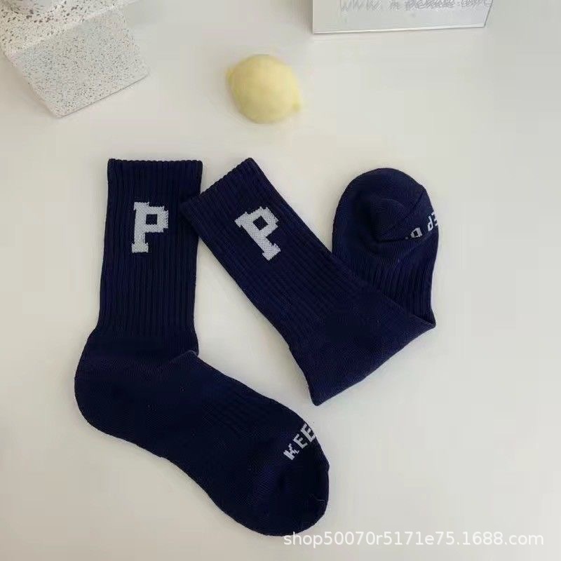 Women's Korean-Style Socks Mid-Calf Length Thermal Japanese Ins Fashionable Letters P Sports Leisure Girl Socks Couple Autumn and Winter Fashion