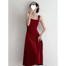 茶歇法式酒红色吊带连衣裙女夏2024新款感气质收腰小个子长裙