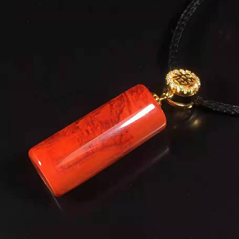 凉山川料南红满肉小吊坠创意随型圆柱挂件雕件镶嵌s925银链玫瑰金