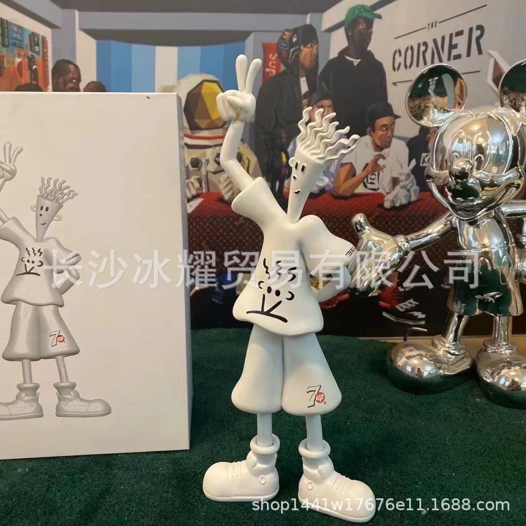 联名七喜仔潮流潮品潮牌摆件雕塑卡通7喜公仔收藏可爱圣诞公仔