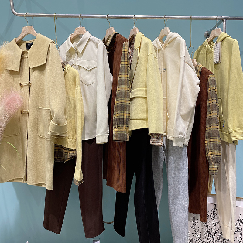 艺素国际22冬品牌折扣女装大码羽绒服撤柜齐标实体店电商货源走份