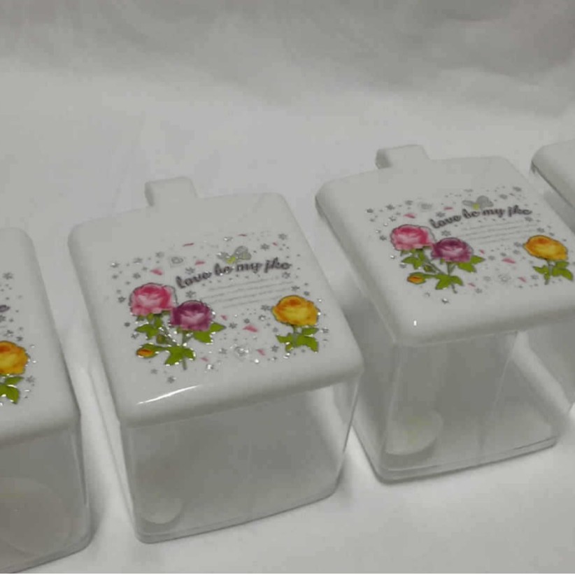 three-grid printing condiment dispenser kitchen storage box simple retro style