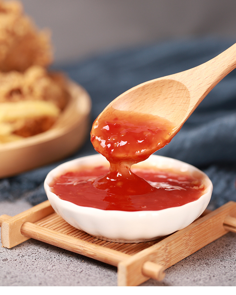 商品描述储存条件常温适用场景家用包装规格水妈妈泰国甜辣酱200g货号