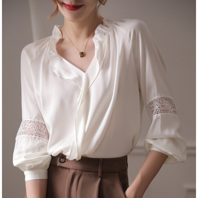 白色荷叶边上衣女设计感镂空蕾丝拼接v领法式长袖仿真丝衬衫欧货