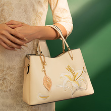 母亲节礼物新中式国风包包手提包高级感中年女士刺绣妈妈包大容量