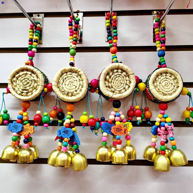 特色云南民族风手工草编竹鼓风铃环创幼儿园装饰挂件草盒小鼓挂饰