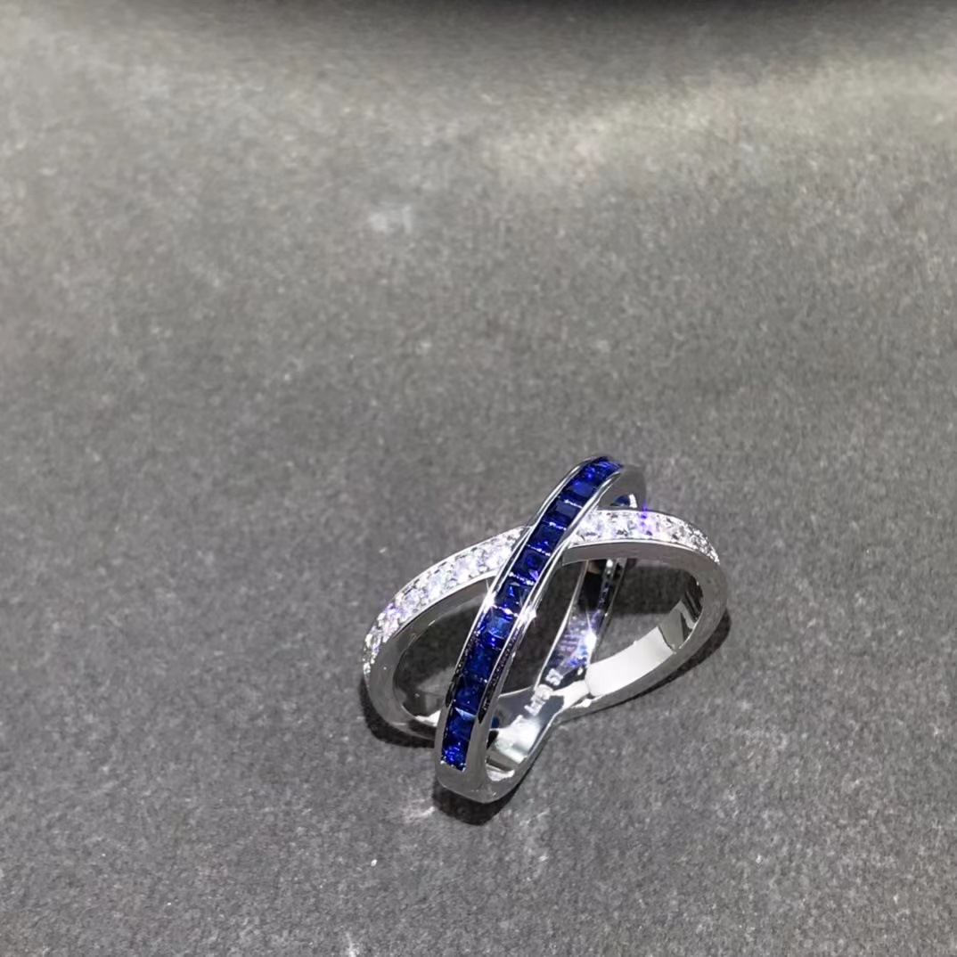 新款时尚欧美跨境交叉x字母镶钻戒指蓝白钻交错镂空戒指双色戒指