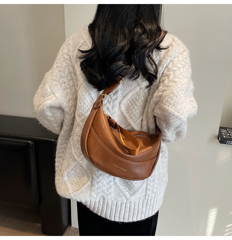 Internet Celebrity This Year Popular Hot-Selling Product Niche Bag New Women's Bag Fashion Best-Selling Messenger Bag Korean Style All-Matching Dumpling Bag