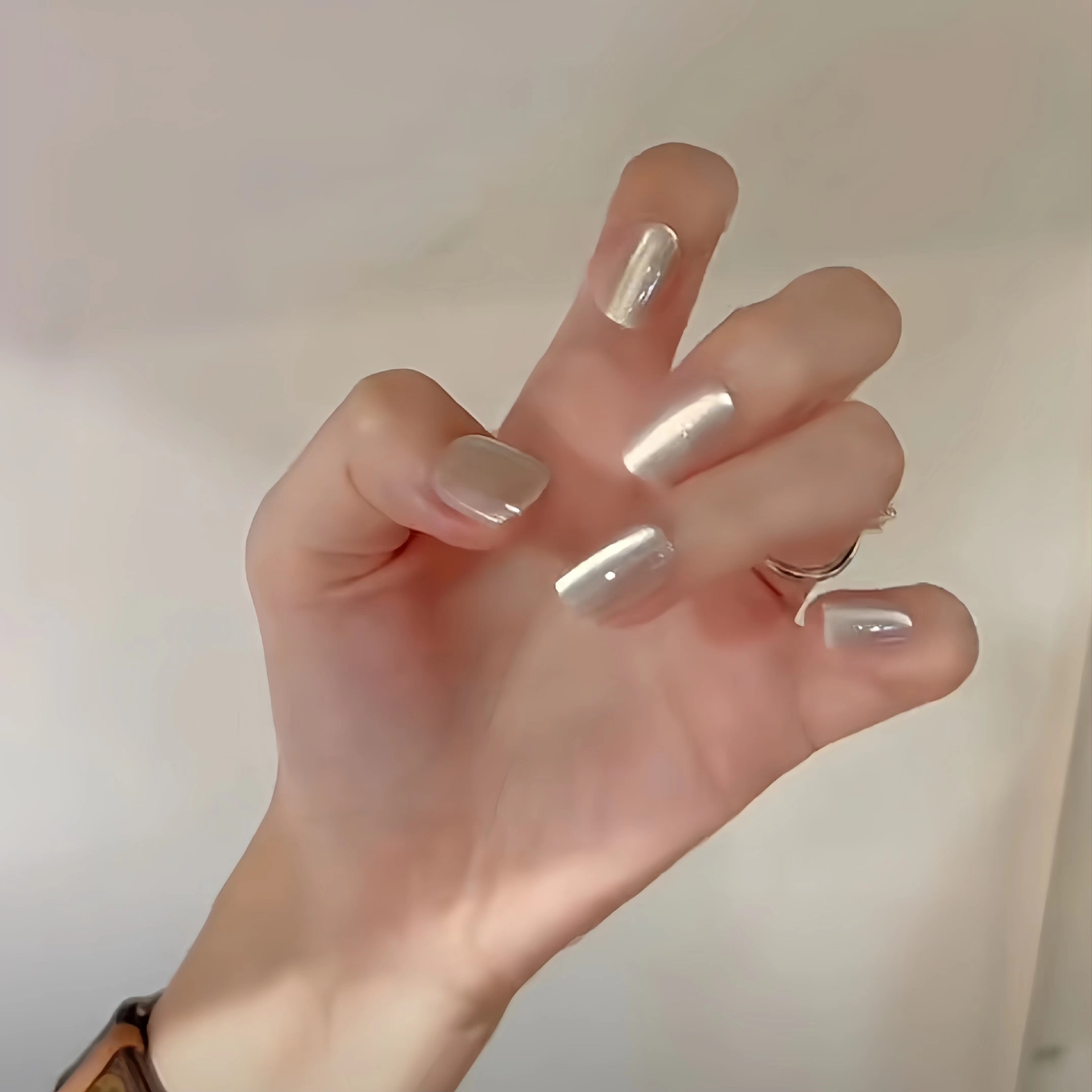 qc72-白月光猫眼30片短梯假指甲镜面瓷白猫眼追光猫眼成品批发