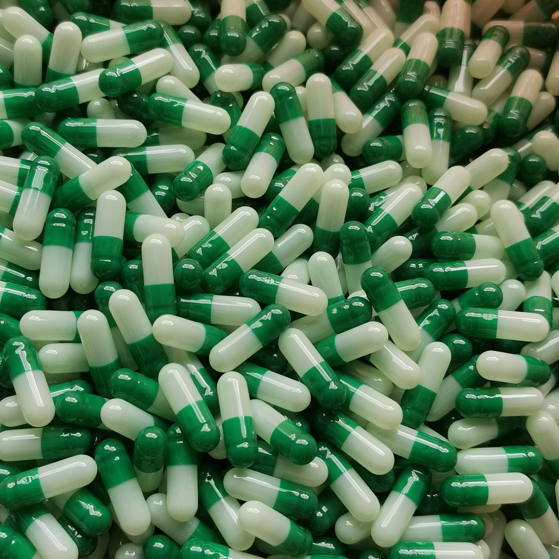 4号厂家供应 明胶空心胶囊壳   胃溶胶囊空壳【4号深浅绿】