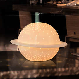 陶瓷小夜灯饰创意ins圣诞节行星装饰摆件北欧式餐客厅酒吧台灯具