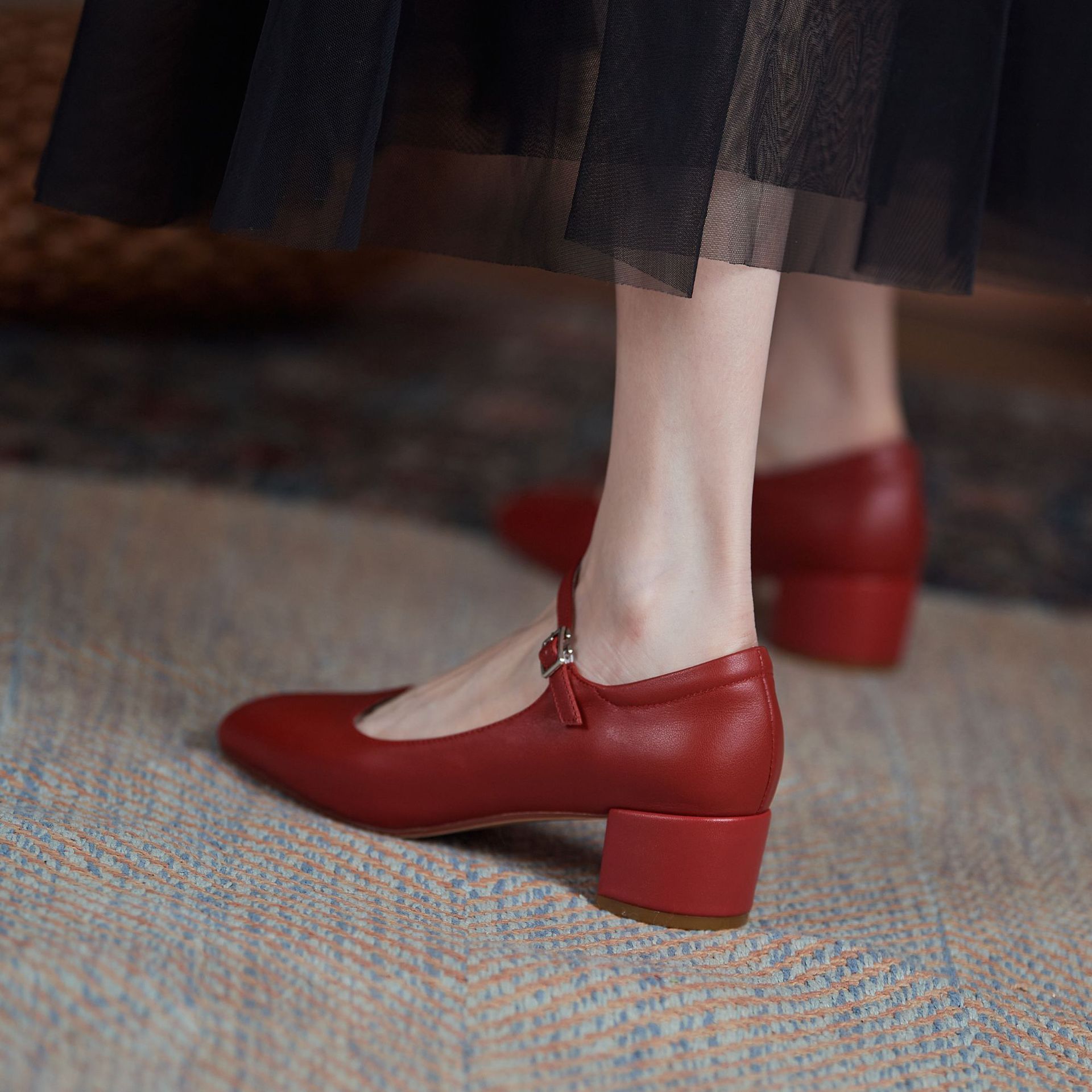 玛丽珍鞋女方头复古粗跟法式红色中跟浅口一字扣2021春季新款单鞋