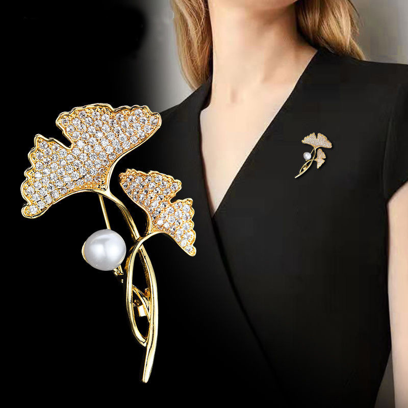 Korean Style High-End Brooch Exquisite Elegant Full Diamond Pearl Brooch Fashion All-Match Women's Scarf Shawl Buckle Clothing Accessories