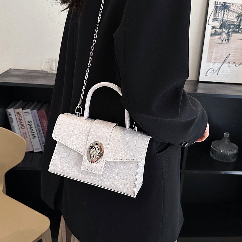 Women's Bag 2022 Autumn and Winter New Fashion Retro Casual Beautiful Portable Small Square Bag Women's One Shoulder Messenger Bag