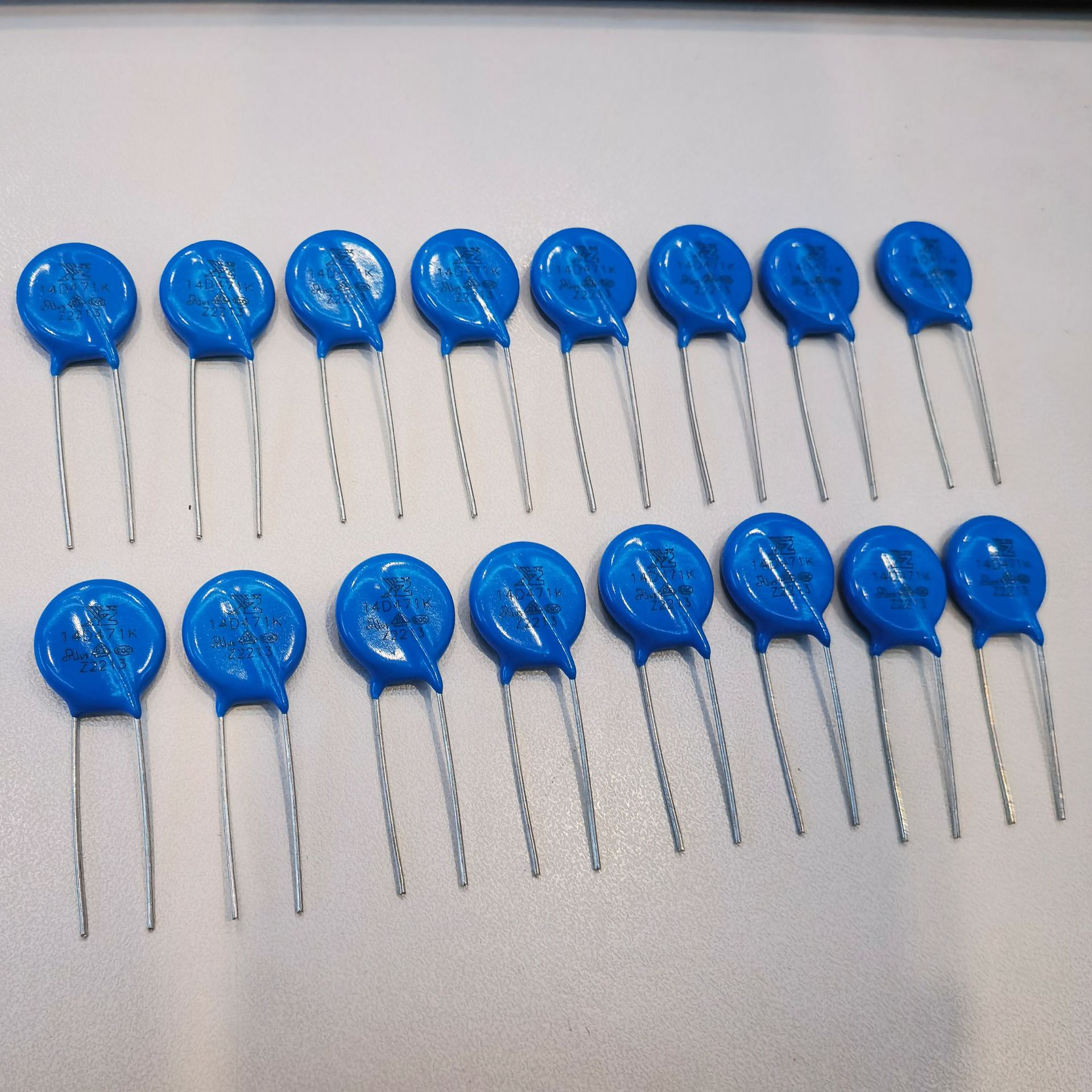 压敏电阻全系列 14d471k 470v14d-470v 氧化锌 保护电路 粉涂包封