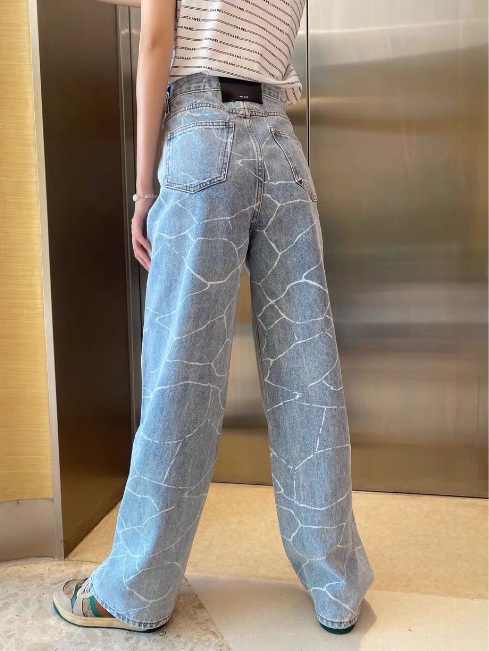 aw大王秋季新品花纹印花高腰显瘦直筒长裤宽松牛仔裤显瘦女浅色