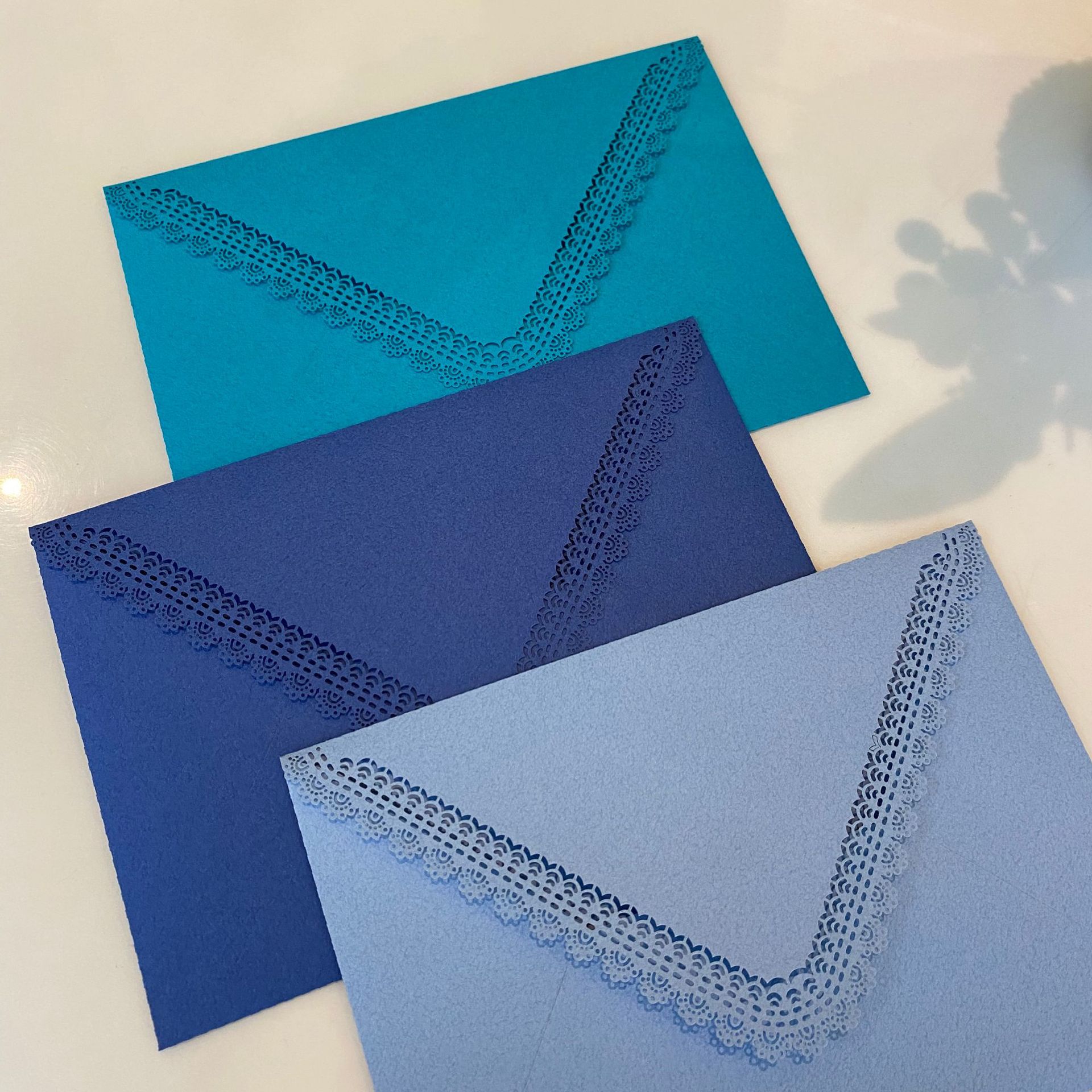 定制 文艺镂空西式花边信封 高档高级雕刻婚礼请柬 量大价优
