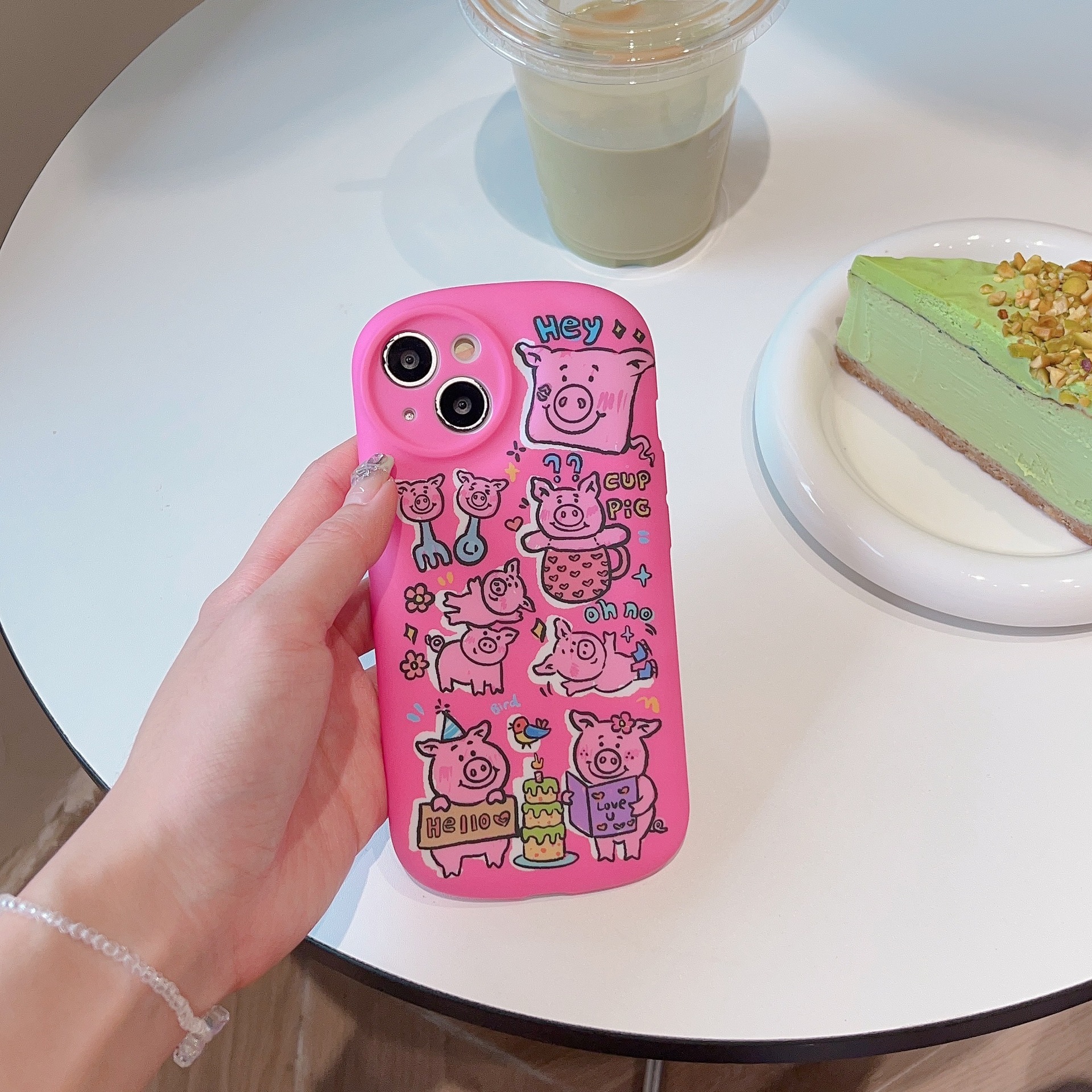 粉色可爱玛莎猪猪适用iphone14pro max苹果15手机壳13/12磨砂软壳