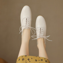 白色小皮鞋英伦复古绑带单鞋女2023秋季新款女鞋简约通勤低跟皮鞋