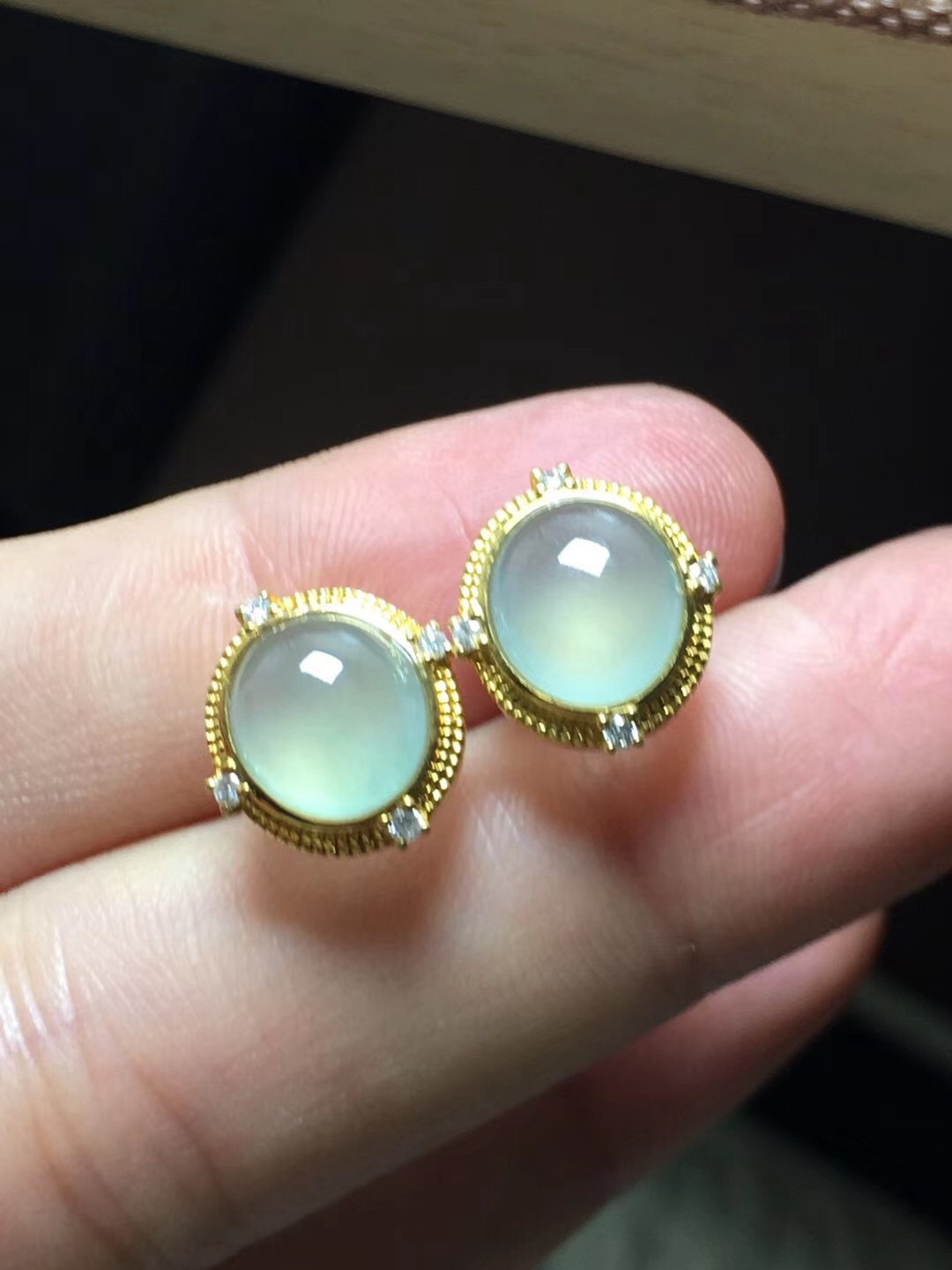 天然a货翡翠高冰种透细润大尺寸冰晴耳钉18k金镶玉女款珠宝耳饰