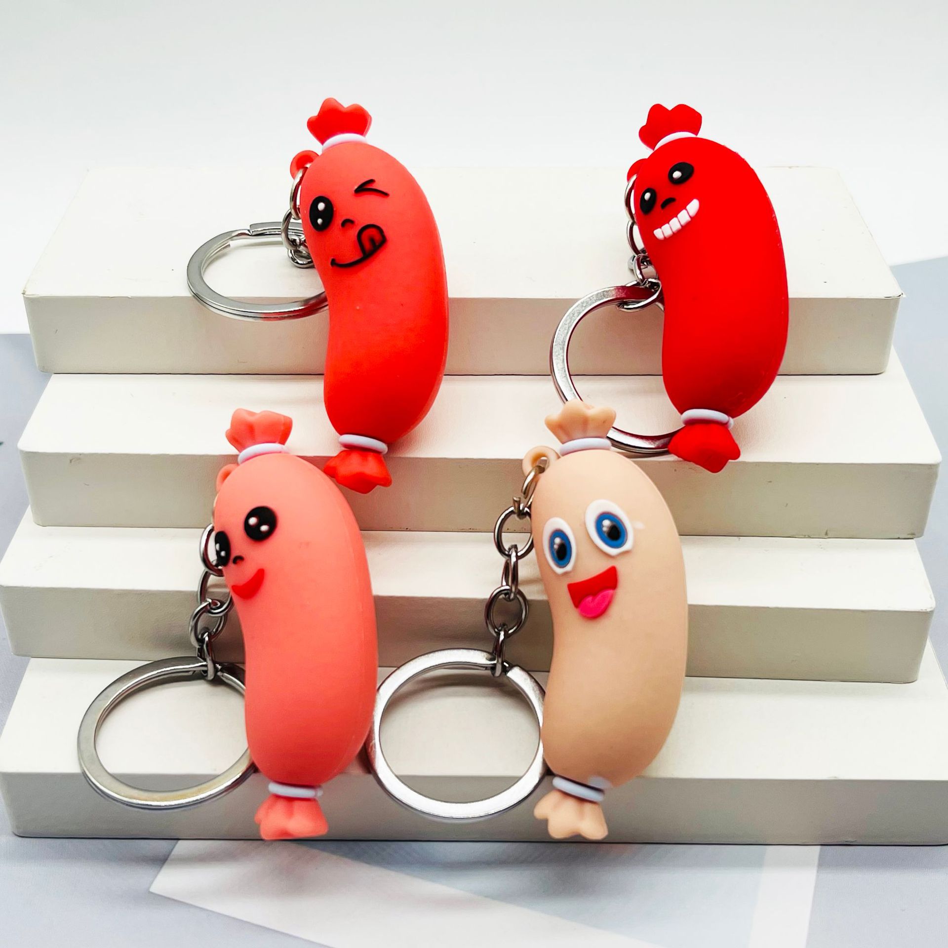 创意卡通火腿肠钥匙扣包包挂件 仿真香肠微笑表情可爱小礼品批发