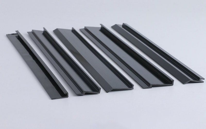 门窗隔热条勾企条pvc塑料型材铝合金门窗断桥厂家供应韧性好