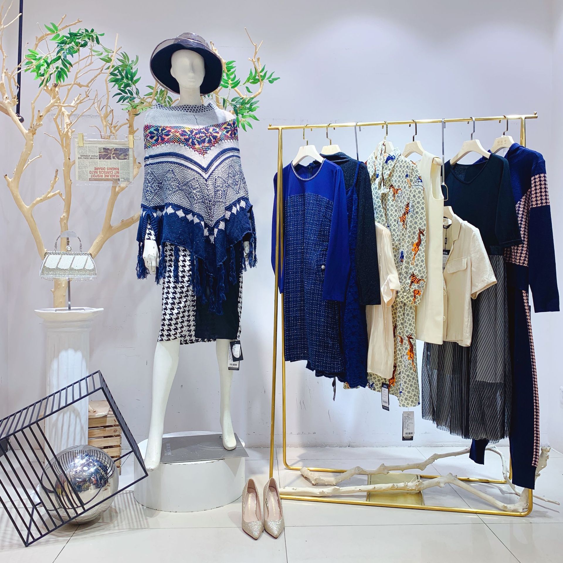 三标齐全码数:s~xxl比例:详情咨询  →18565466502品牌:高端品牌女 