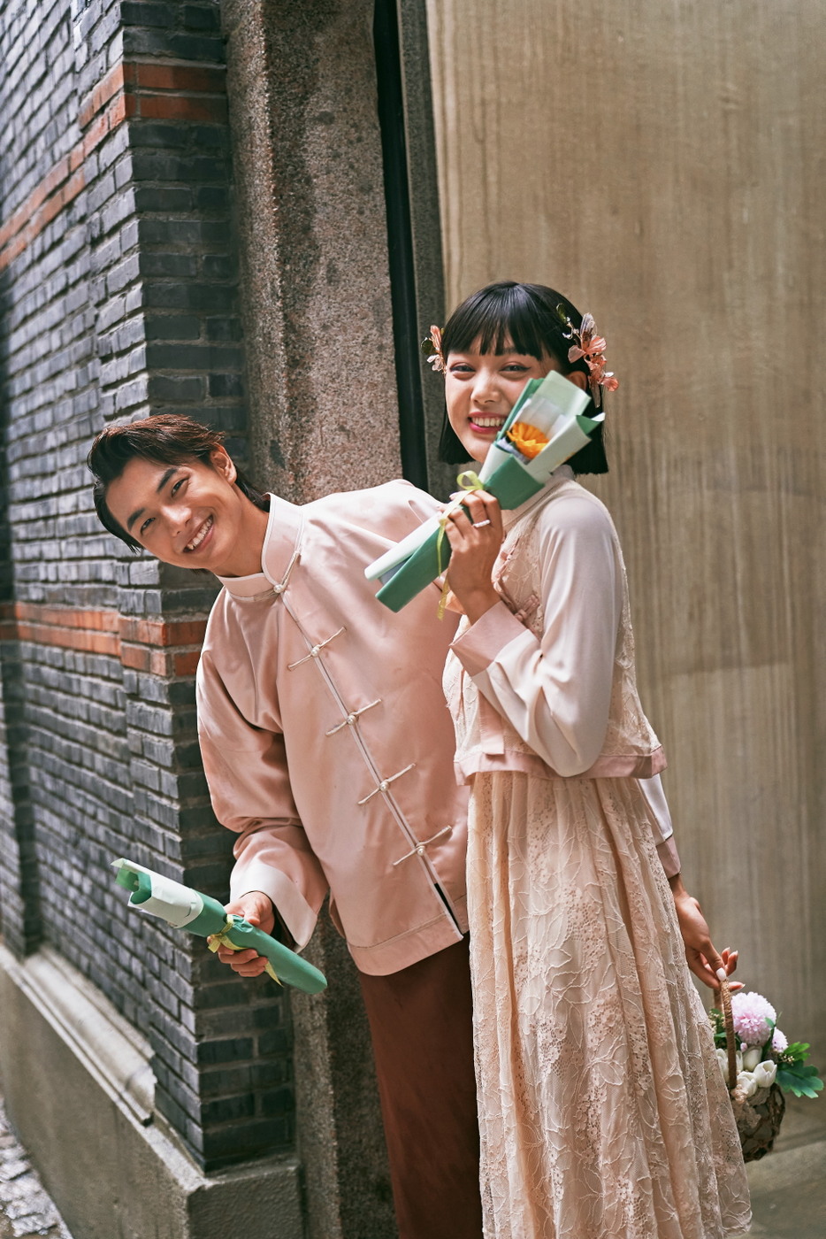 影楼主题展会新款中式民国蕾丝旗袍情侣旅拍写真婚纱拍照摄影服装