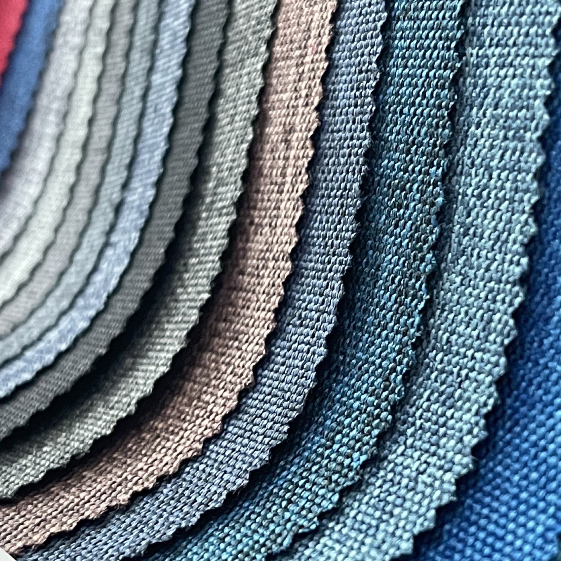 涤纶布化纤布双色布新欧标600d雪花仿麻防水布过pu两次 蚂蚁布