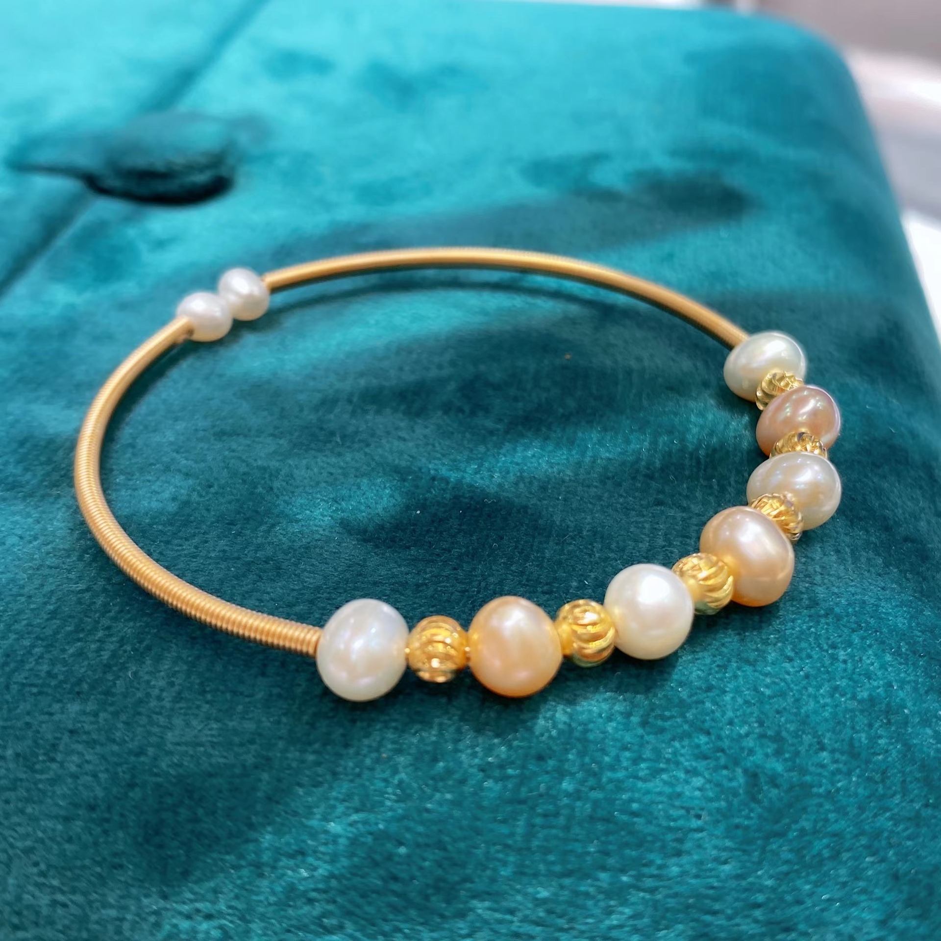 淡水粉色 白色珍珠5-6mm 14k包金珍珠手环女士饰品首饰手镯