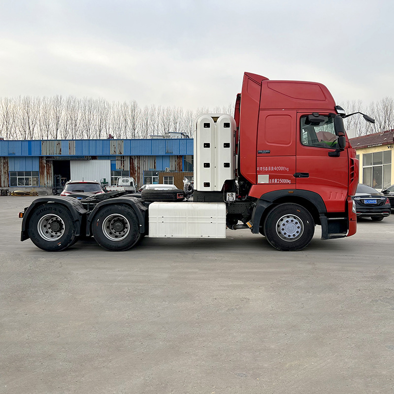 出口二手420马力豪沃t7运输车 cng半挂牵引车 港口码头拖车头