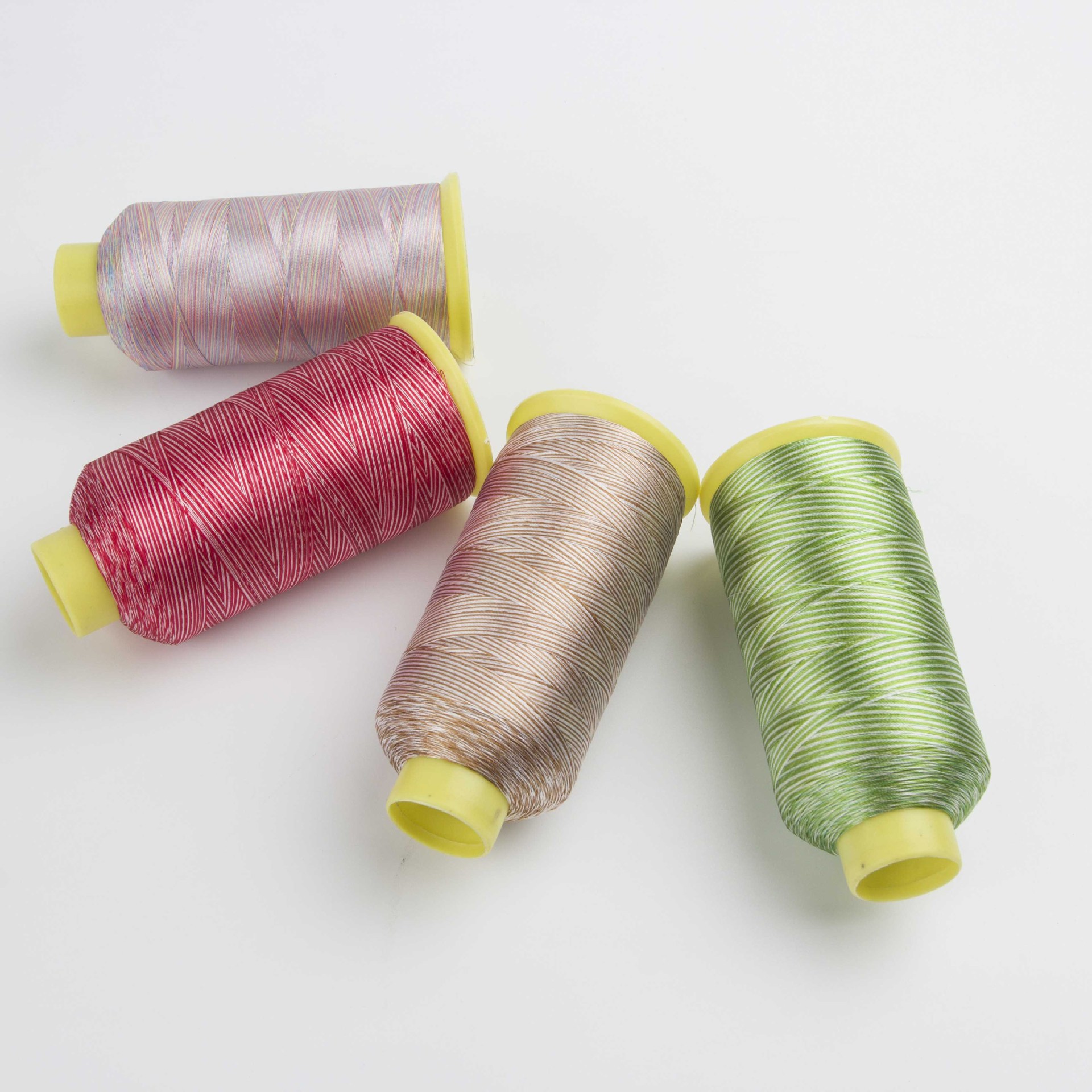 厂家供应108d/2段染涤丝绣花线,净重135克,现货-阿里巴巴