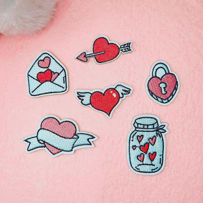 卡通情侣情人节爱心可爱刺绣布贴 原创新品服饰包包发饰diy绣花章