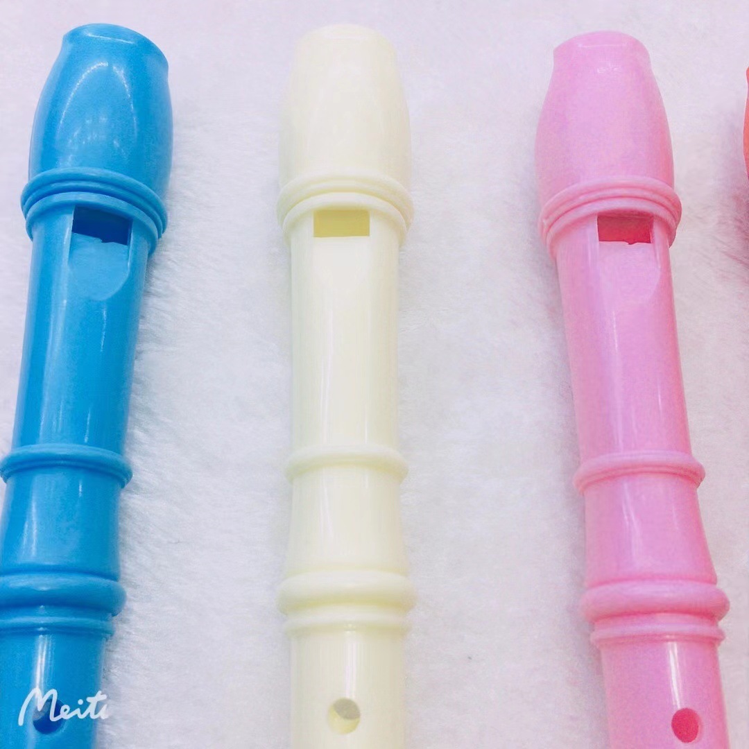 SOURCE Factory Wholesale 2 Yuan Plastic Color Clarionet Stall Supply White Plastic Flute Children Toy Flute Flute