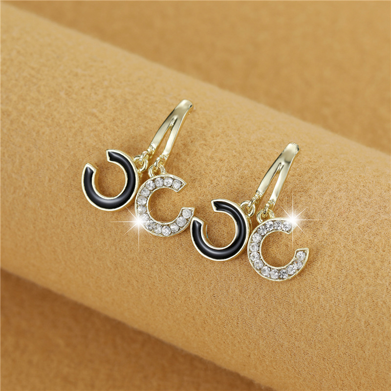 New Fashion Elegant Double C Classic Style Earrings High-Grade Unique Design Light Luxury Earrings Earrings for Women