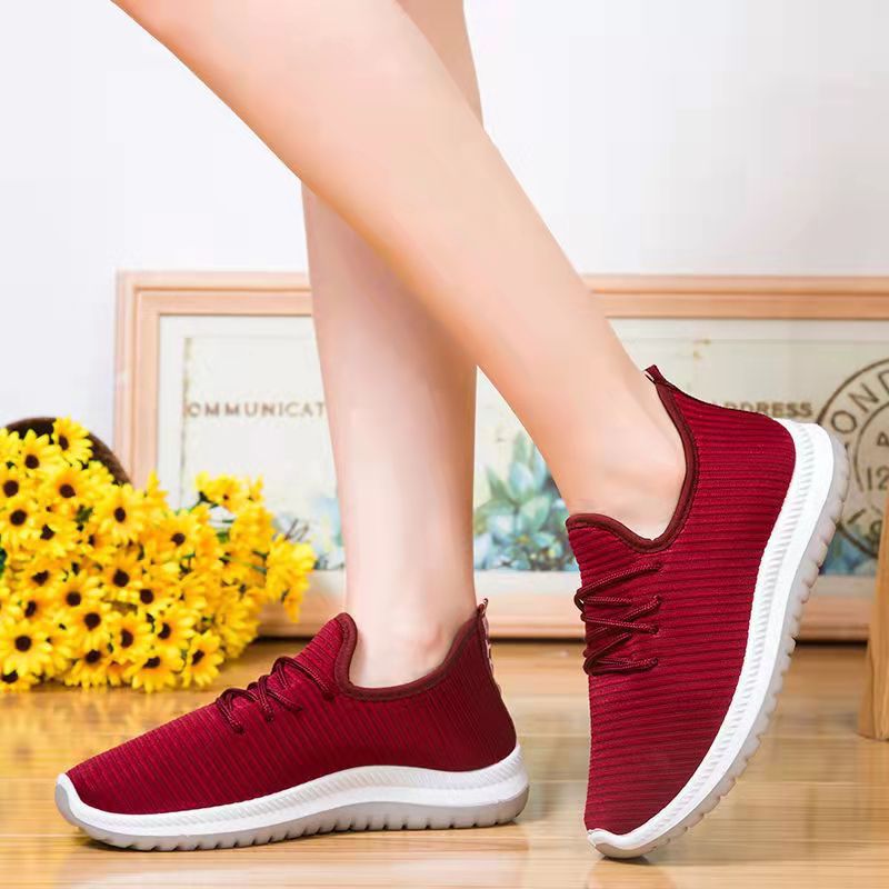 New Old Beijing Cloth Shoes Women's Mother Work Shoes All-Match Women's Soft Bottom Breathable Walking Casual Sneaker Wholesale