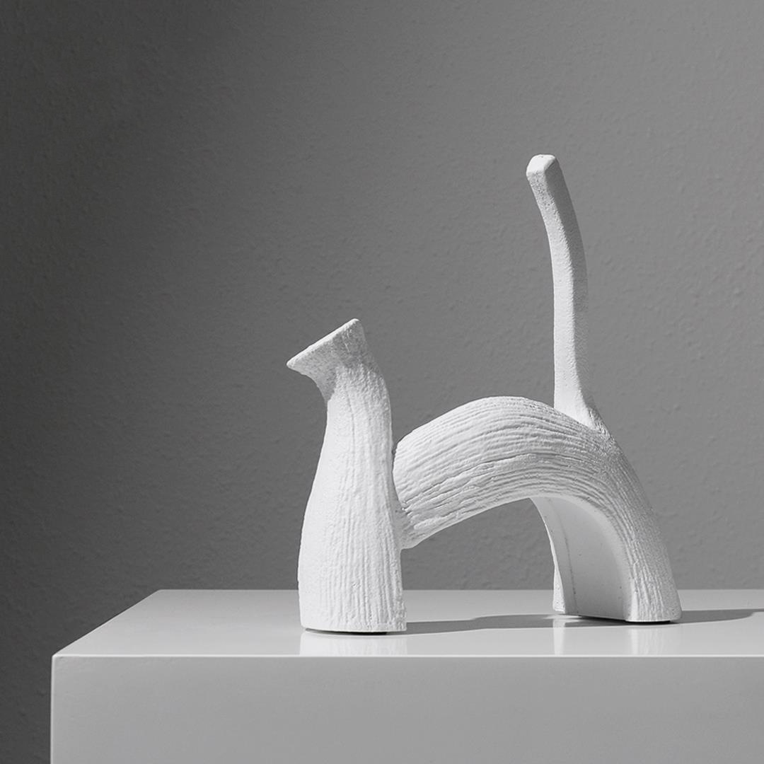 简约现代轻奢软装饰品家居创意艺术抽象摆件样板房间电视柜摆设品