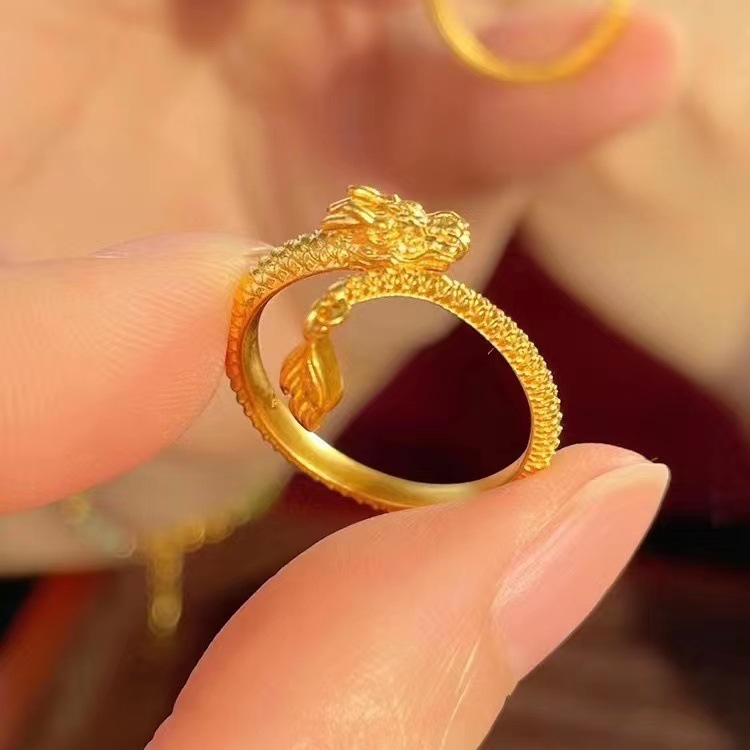 小红书直播神龙摆尾戒指女本命年生肖龙灵动摇摆龙尾款指环现货