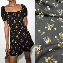 22新 小众品牌同款花型印花面料 黑的小花朵人丝混纺服装裙子布料