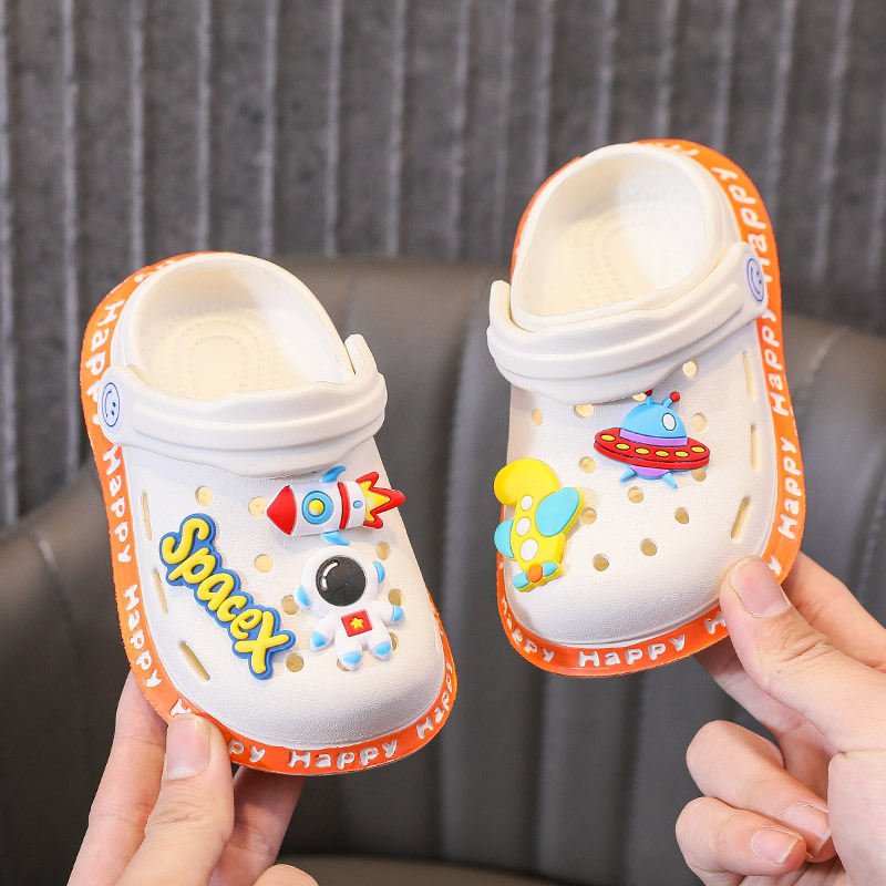 Children's Shoes with Shit Feeling Children's Hole Shoes Summer Non-Slip Outdoor Wear Boy Slippers Wholesale Beach Shoes Girls' Sandals for Men