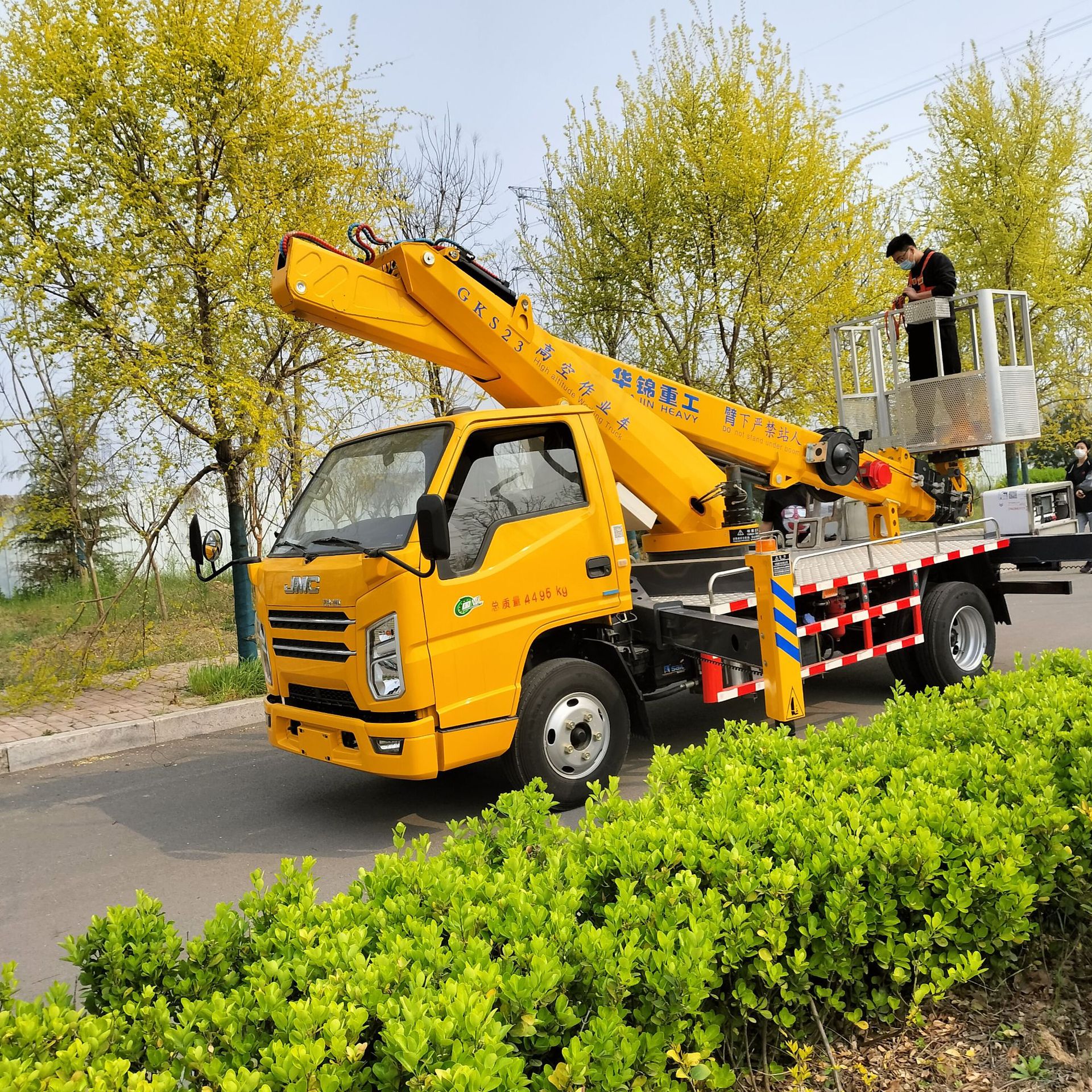 江铃高空作业升降工程车 23米高处作业车 伸缩臂吊篮举升平台